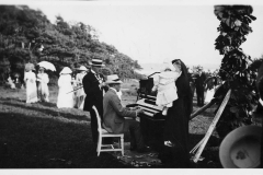 Wilhelm Stenhammar spelar i Bassängbacken, Särö, 1912